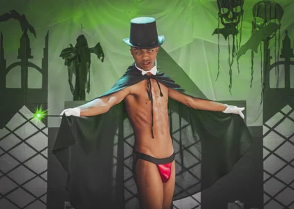 YeremiBrowm Hallowen 2022 sexy wizard รูป  4