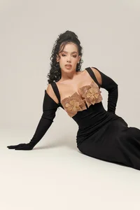 Zdjęcia RoseFerrera Sculpted in Gold 👑:  5