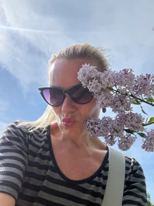 sexywildcat40 🌸 Fragrant springtime 🌸 ❤️ Warmest greetings to everyone and wishing you a wonderful spring! ❤️ Kuva