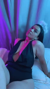 lia_quinn In my room Pic 2