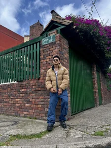 adrik_cano__ On the street Foto 2