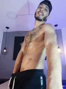 happy_hot7 ❤️‍🔥  2 снимка