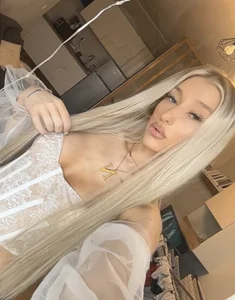 NatalieSensual Public Pic 3