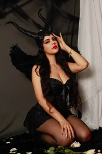 _Niah HALLOWEEN👻 (past costumes) Pic 5