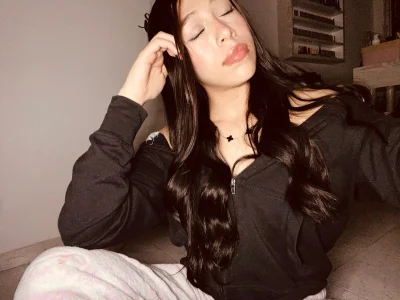 MiaScott_PinkPublic Bild 4