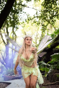 TinaMercier Careful… This Fairy Casts Spells 🪄 🧚🏻🌸 Foto 2