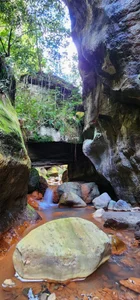 Among the rocks. de Lucii_fer_  2 Imagens