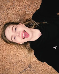 LisaNelsona Public Immagine 