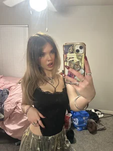 ultramoderngraphicgurl Public Pic