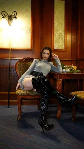 AliceAtkins 🌲🍊🎱 Poză 4