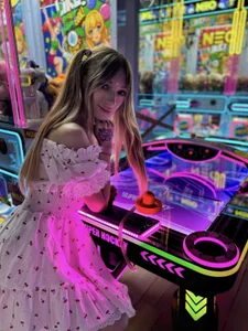 play de MiaMooonn  4 Imagens