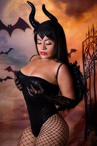 shelsyloreds Maleficamente sexy 🖤 Εικόνα