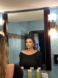 SophiePamela Bathroom selfie Pic 2