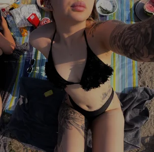 Rina_Panic I'm wearing a swimsuit🫦 Pic 4