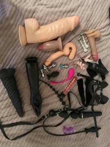 peghiisasshole My Toys slika