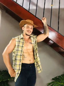 lean_arcos Merry Christmas Pic 7