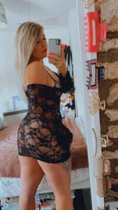 xxcurvyjessiexx What you can have to play with ;) Pic 3