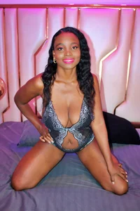 Public de KattyRiivera  3 Imagens