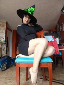 Im_Alma_ halloween Pic 3