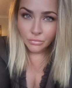 Kandi-kiss Public Pic 4