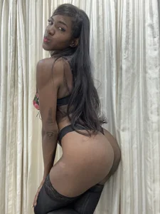 Alma_Stevenson Do you like flowers?🌸 Pic 5