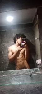 Isaac_walls AFTER THE SHOWER Pic