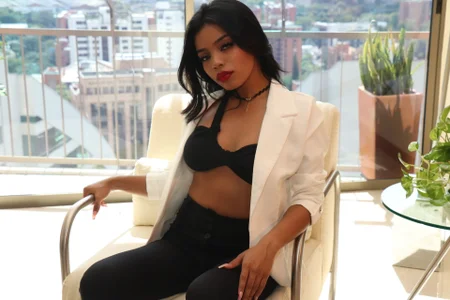 ximenawilliamss Beautiful Executive Pic 4