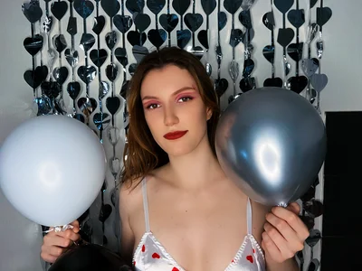 DriveThruDolls HAPPY VALENTINES DAY 💕 Pic 7