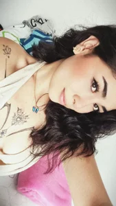 LioyQueen Public Foto 3