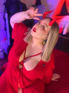 sadisticbabeのYour Naughty Succubus Queen ❤️の 6枚の写真
