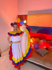 GraceElizabeth_ Come do a cultural exchange with me. Pic 4