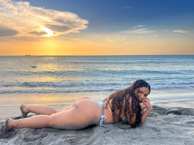 Anitta_bellのToday is beach day 🌊☀️の 6枚の写真