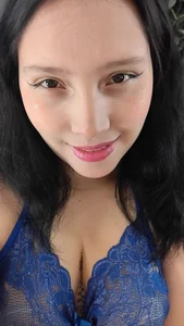 AmberAddamss Blue lace, soft skin, and naughty thoughts 😏 Bilde 2