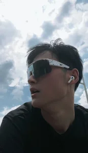 LookingBoy-001 Public Pic 4