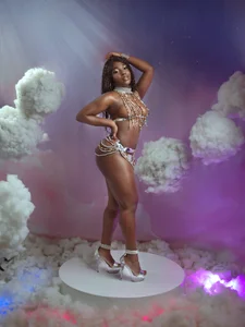 𝒀𝒐𝒖𝒓 𝒑𝒆𝒓𝒇𝒆𝒄𝒕 𝒏𝒂𝒖𝒈𝒉𝒕𝒚 𝒂𝒏𝒈𝒆𝒍 👻 de IrisJones_ Foto 2