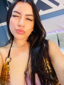 I'm back here od SofiaBahamon  2 snímek