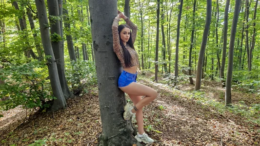 MiaGoldXJust me being me 🍂图片 9