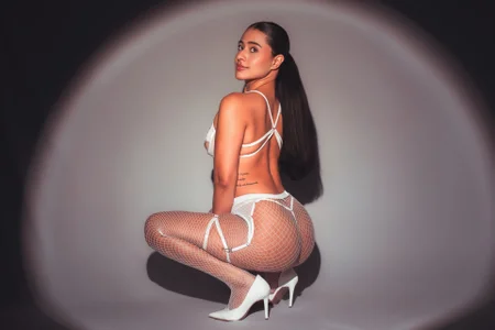 HARPERWATSON COME TO MY WHITE WORLD AND GIVE ME PLEASURE🥰🤍 slika 7