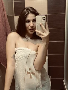 JaneRaspberrys got out after shower💦 sexfoto 1