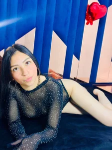 CristalHotRs Today’s energy? Unmatched. 🔥 Foto 3