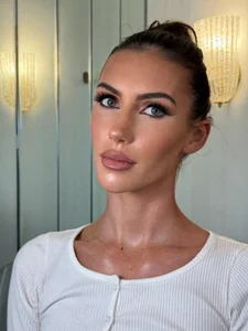 MilaRenee: Public ( фото)