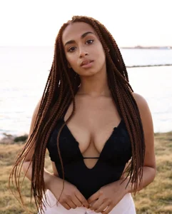 Naomisroom: Public ( 2 фото)