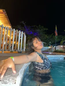 SabinaMerchettiIn the pool图片 7