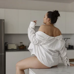 Mia_R0ss White shirt, kitchen and a little intrigue Immagine  2