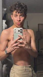 NoahGreen Public Pic 3