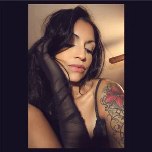 AllOiledUp: Public ( 3 фото)