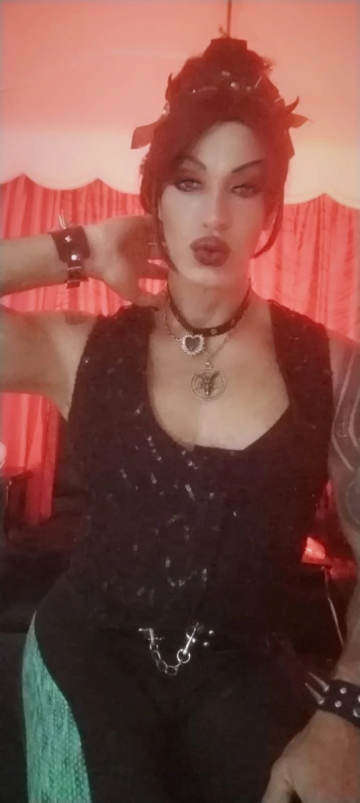 Трендове зображення  1241 Lilith_madame_satan