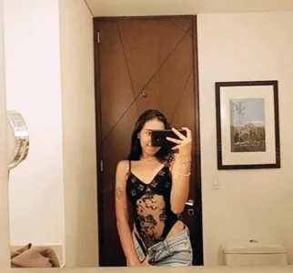 Nicole_jade Public টি ছবি
