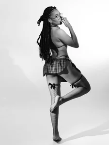 Profesional Pic B/w de MaddySkyy  3 Imagens
