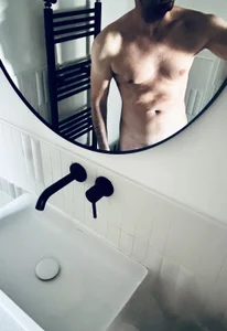 disclosures@xh Exposed Fotka 6